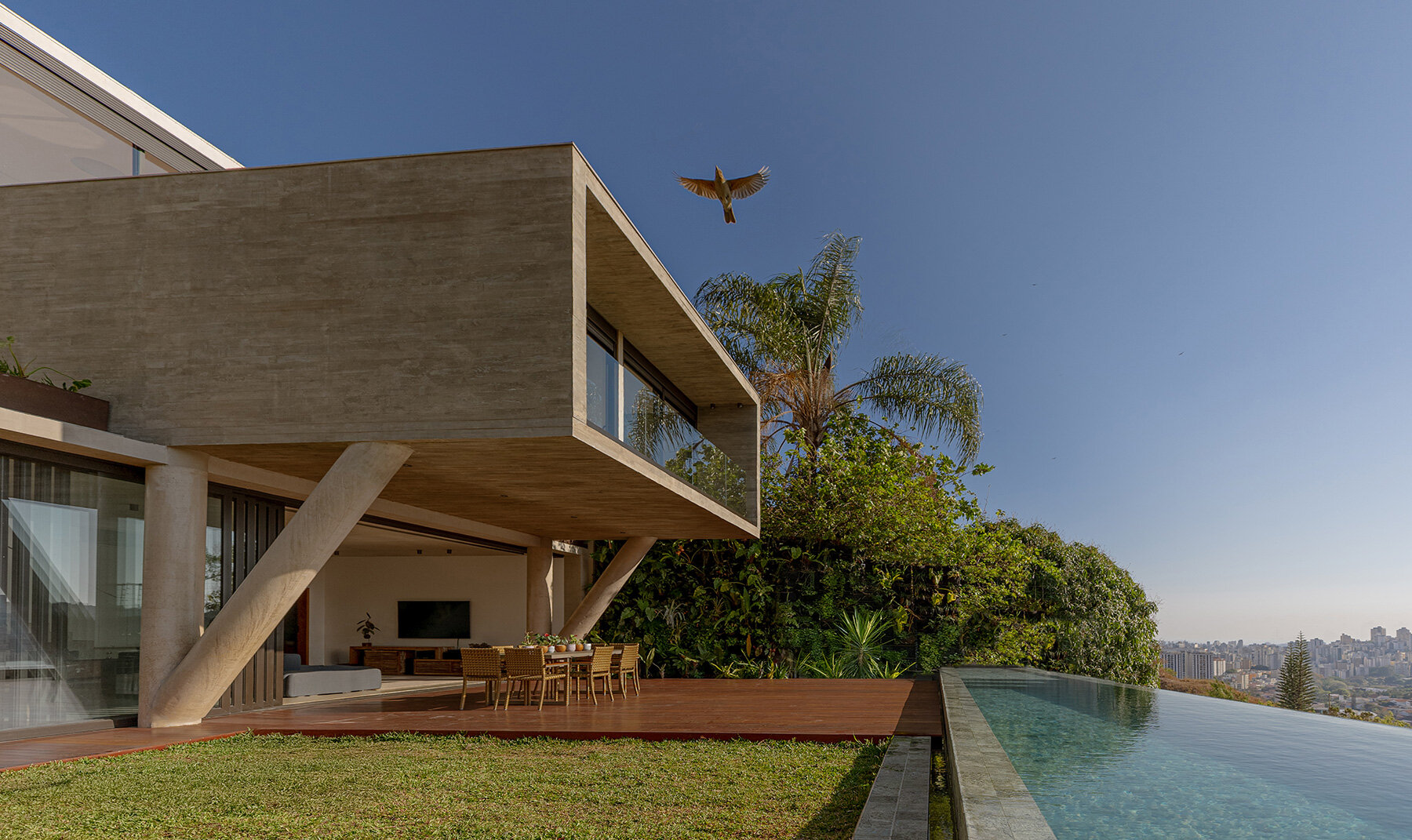 tetro-residence-concrete-tree-like-columns-hills-belo-horizonte-brazil-designboom-large01