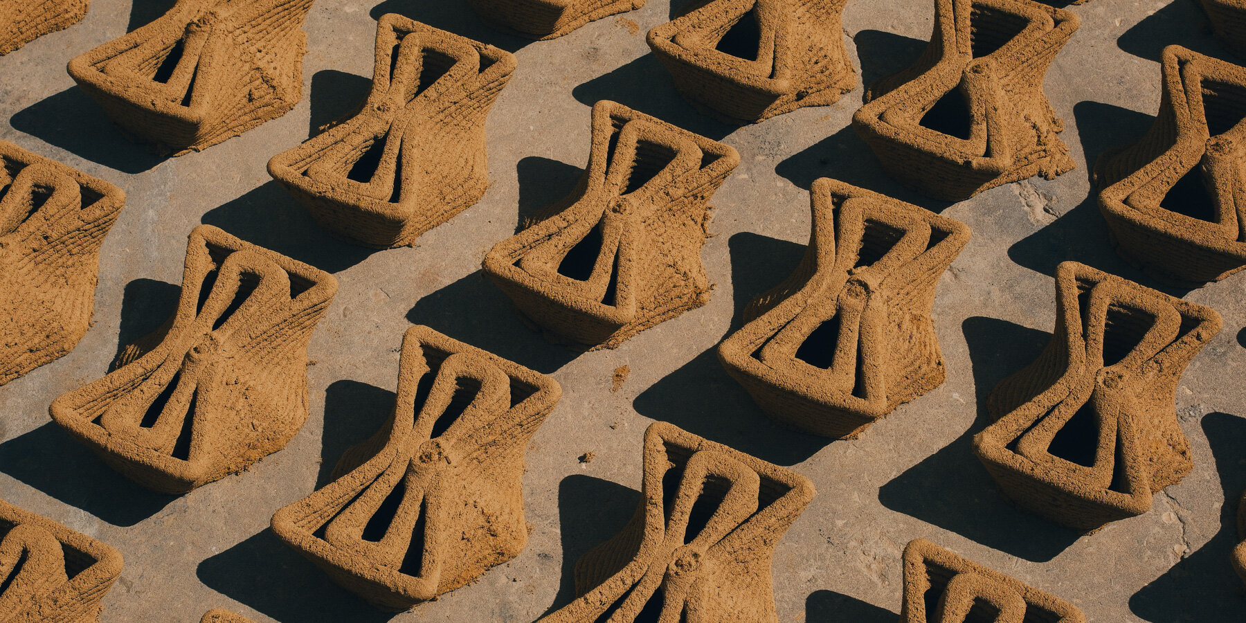 treesoil-robotic-3d-printed-earthen-microclimate-shelter-designboom-1800-2