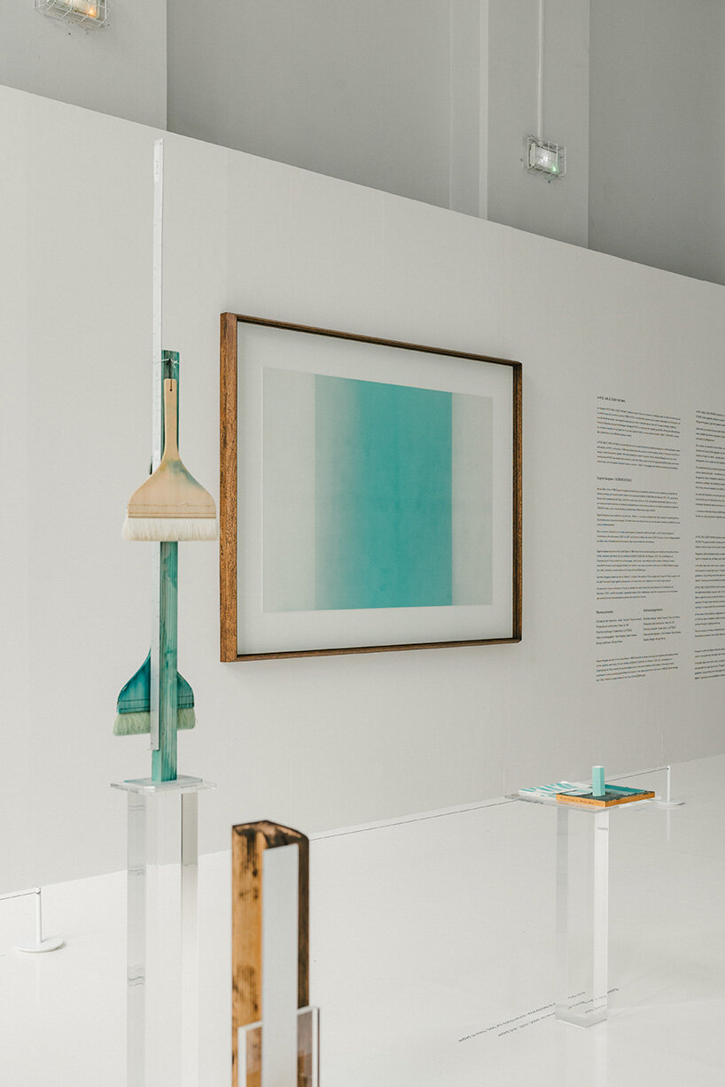 Lámpara tejida: eugene kankawa y A-POC ABLE ISSEY MIYAKE transforman fotos en tela