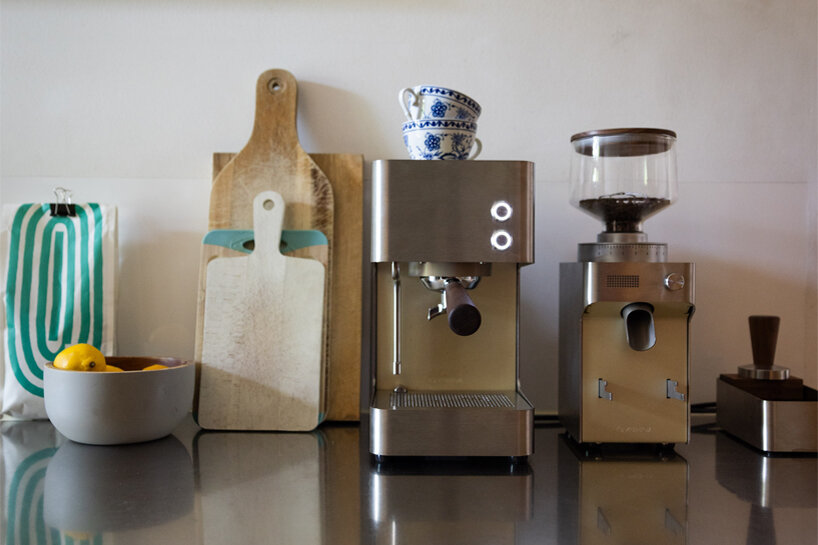 La máquina de café expreso zuriga E2-S de fabricación suiza ofrece precisión en un espacio compacto de tamaño A4