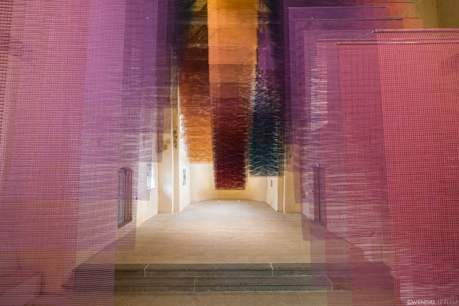 451-sheets-mesh-floating-chromatic-field-tomislav-topic-historic-french-chapel-designboom-large01