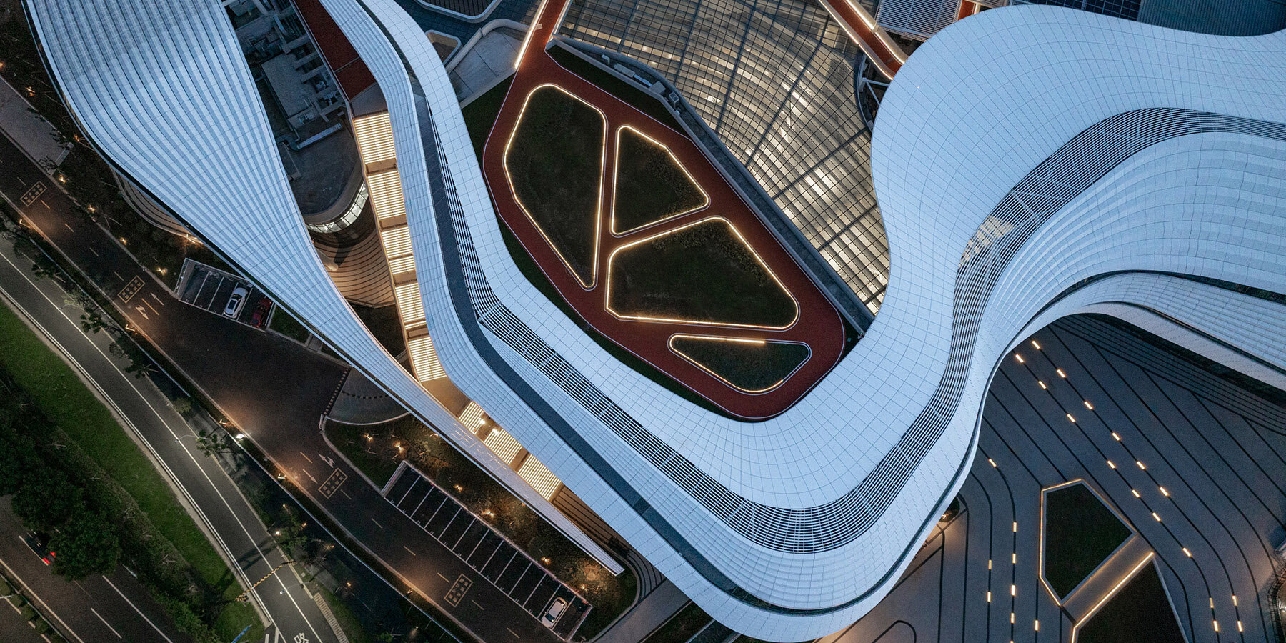 aluminum-panels-landscape-inspired-undulating-facade-sports-mall-line-plus-studio-designboom-1800-4