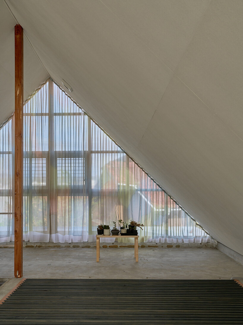 analogue's 1990s concrete-block house renovation in japan revives its structural layers