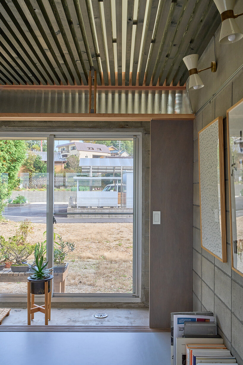 analogue's 1990s concrete-block house renovation in japan revives its structural layers