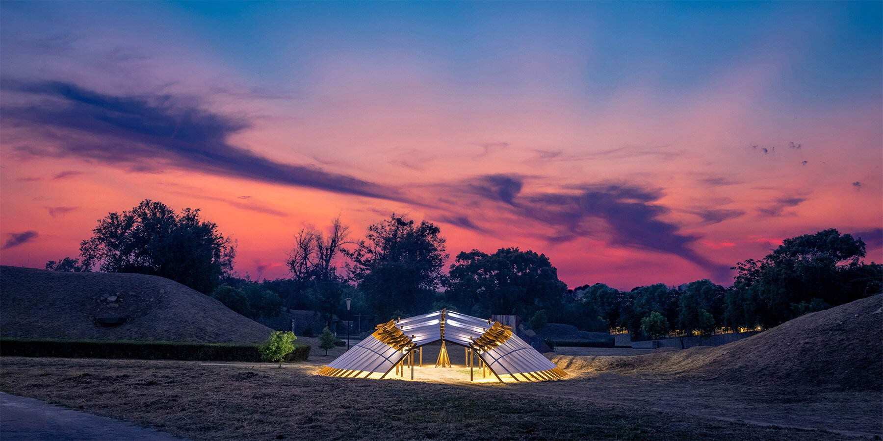 arcing-timber-shell-installation-cheng-tsung-feng-horseshoe-crab-taiwan-designboom-large02