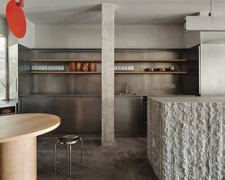 café's curved interiors by zooco estudio reflect art deco siboney building in spain