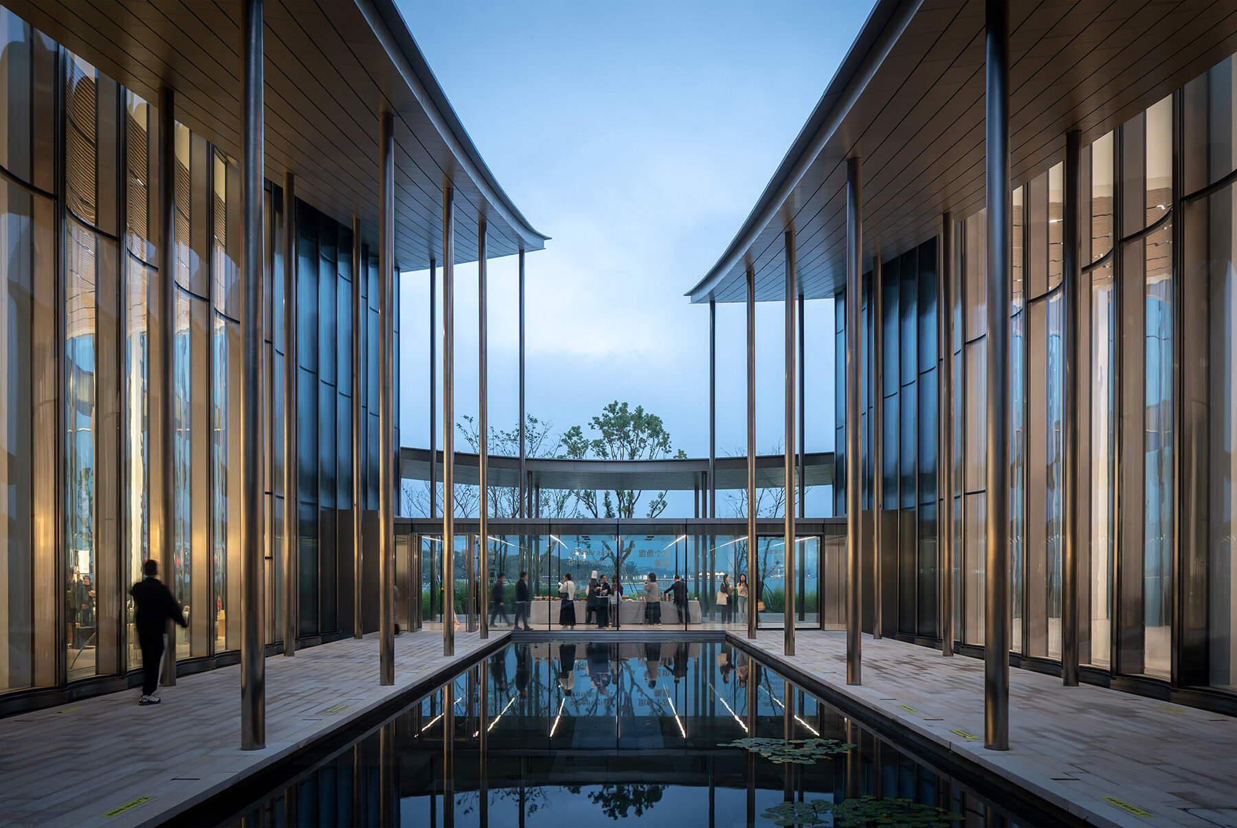 big-bjarke-ingels-group-suzhou-museum-contemporary-art-completion-ribbon-roof-designboom-large02