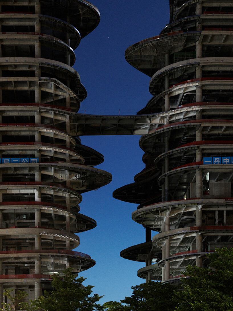 El Centro Yidan con forma de cañón de Zaha Hadid Architects se levanta en el Distrito Cultural de Shenzhen