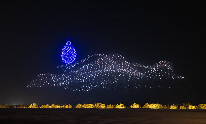 DRIFT lights up abu dhabi with whispering grass, heartbeat blooms, and 2,000-drone falcon