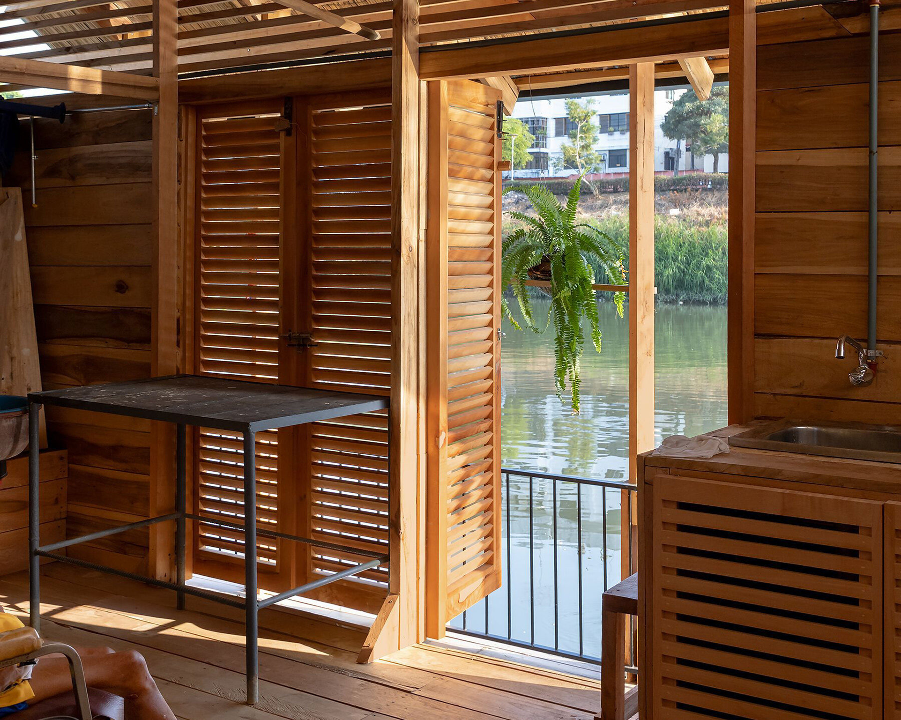 el-barrio-flotante-de-las-balsas-natura-futura-ecuador-designboom-08a