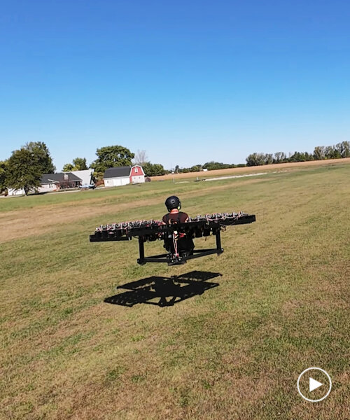 electric solo jetbike hovers as personal air vehicle for pilots without license