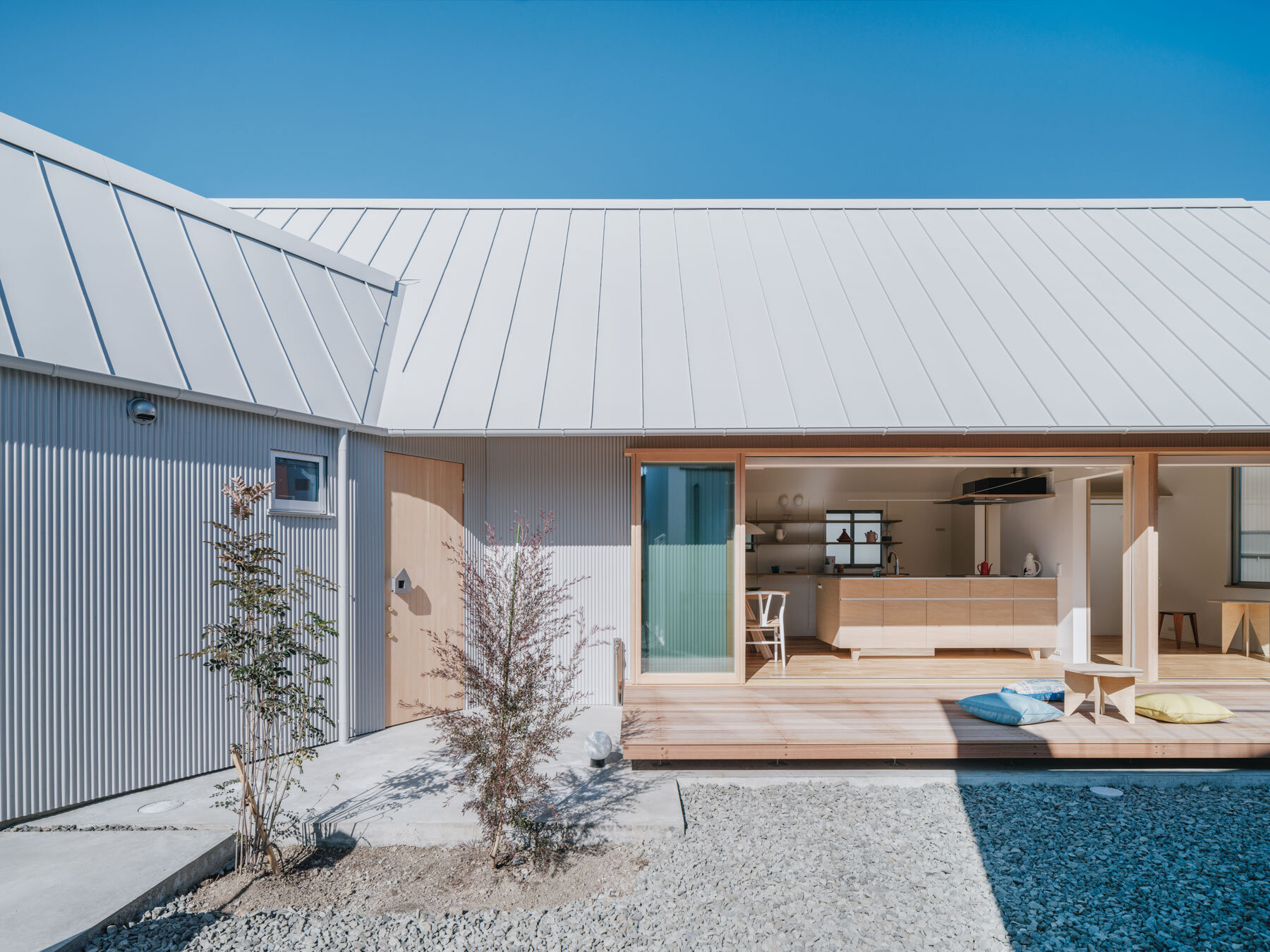 ever-changing-light-kaleidoscope-family-home-japan-fumi-aso-architect-designboom-full-01