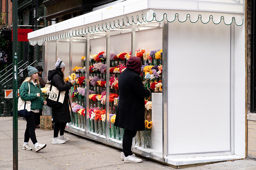 Cj hendry abre su primera tienda permanente en soho siguiendo el modelo de los puestos de flores de nueva york