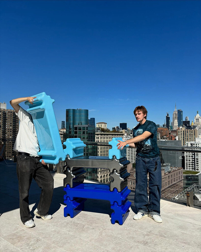 Las unidades de almacenamiento apilables de Gustav Westermann encajan como piezas gigantescas y elegantes de un rompecabezas