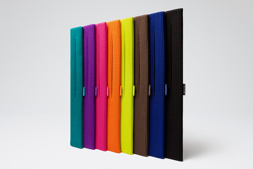 Issey Miyake se asocia con Apple para crear un “bolsillo para iPhone” tejido en 3D para llevar su dispositivo portátil