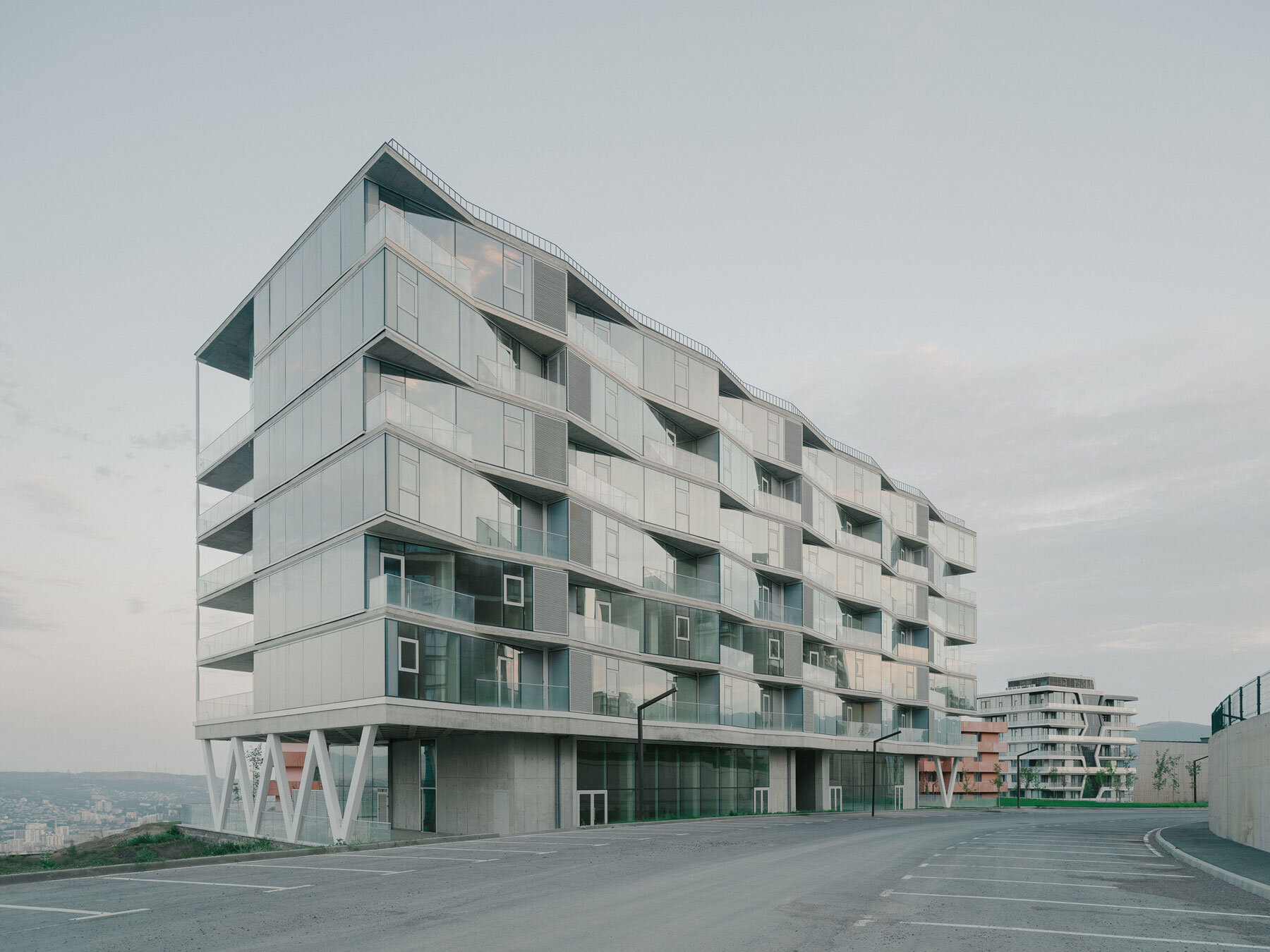 lisi-garden-house-architects-invention-seven-story-residential-building-georgia-designboom-1800-4
