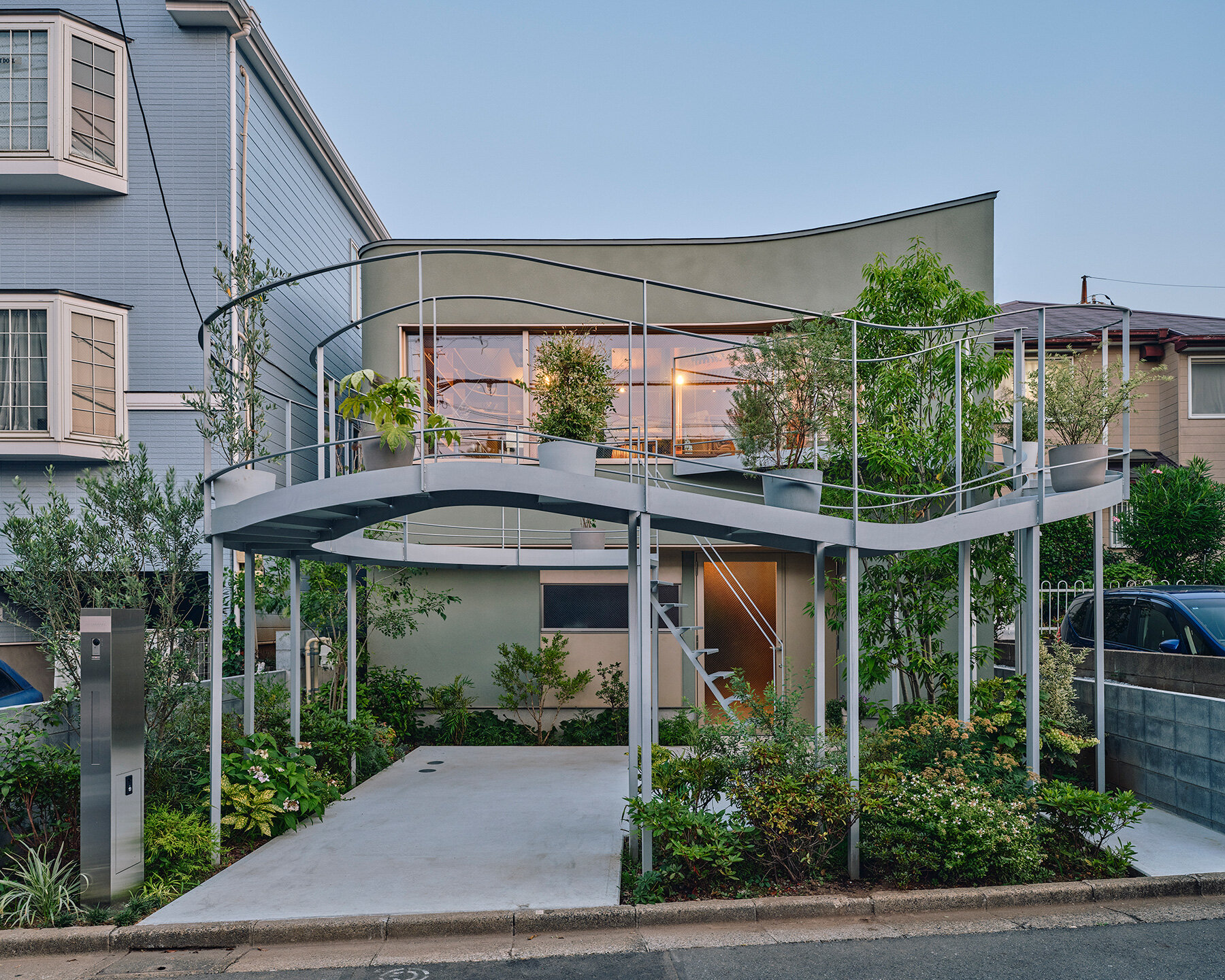 looping-terrace-street-daylight-tokyo-dwelling-hoaa-hiroyuki-oinuma-designboom-large02