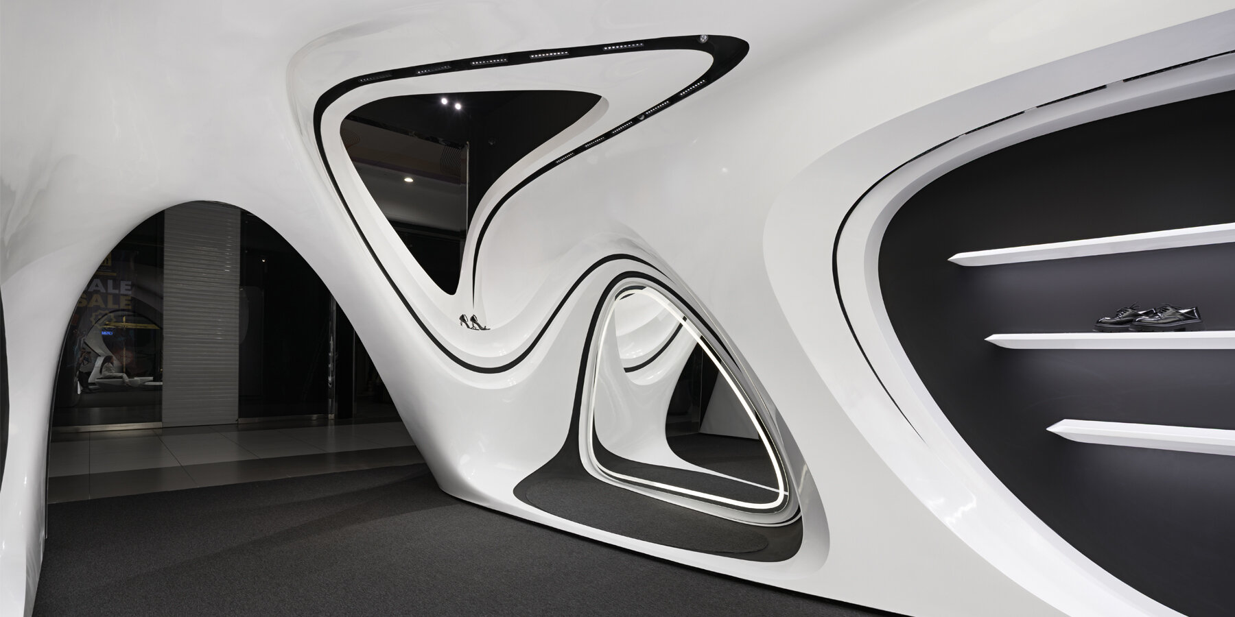 magnetic-field-kalu-2-hasht-architects-fluid-black-white-interiors-mall-corridors-tehran-designboom-1800-3