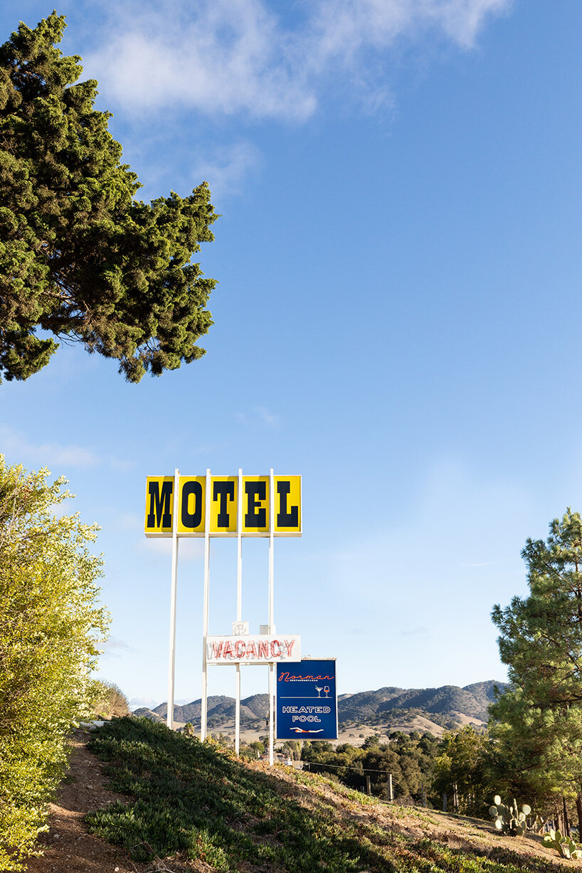 Letreros de neón y habitaciones retro: el libro de Ellie Seymour muestra los moteles de mediados de siglo en todo Estados Unidos