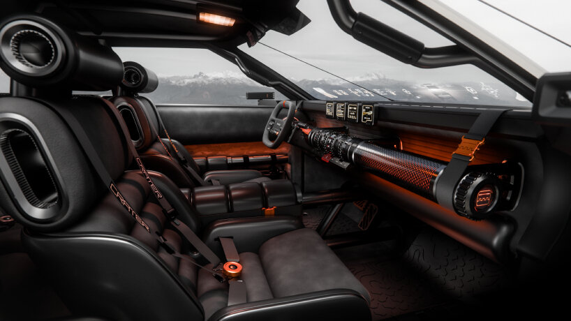 the seats have wraparound forms and 3D padding for body support