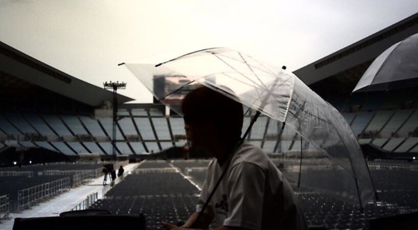 Efectos visuales que imitan los efectos de fotografías de películas antiguas.