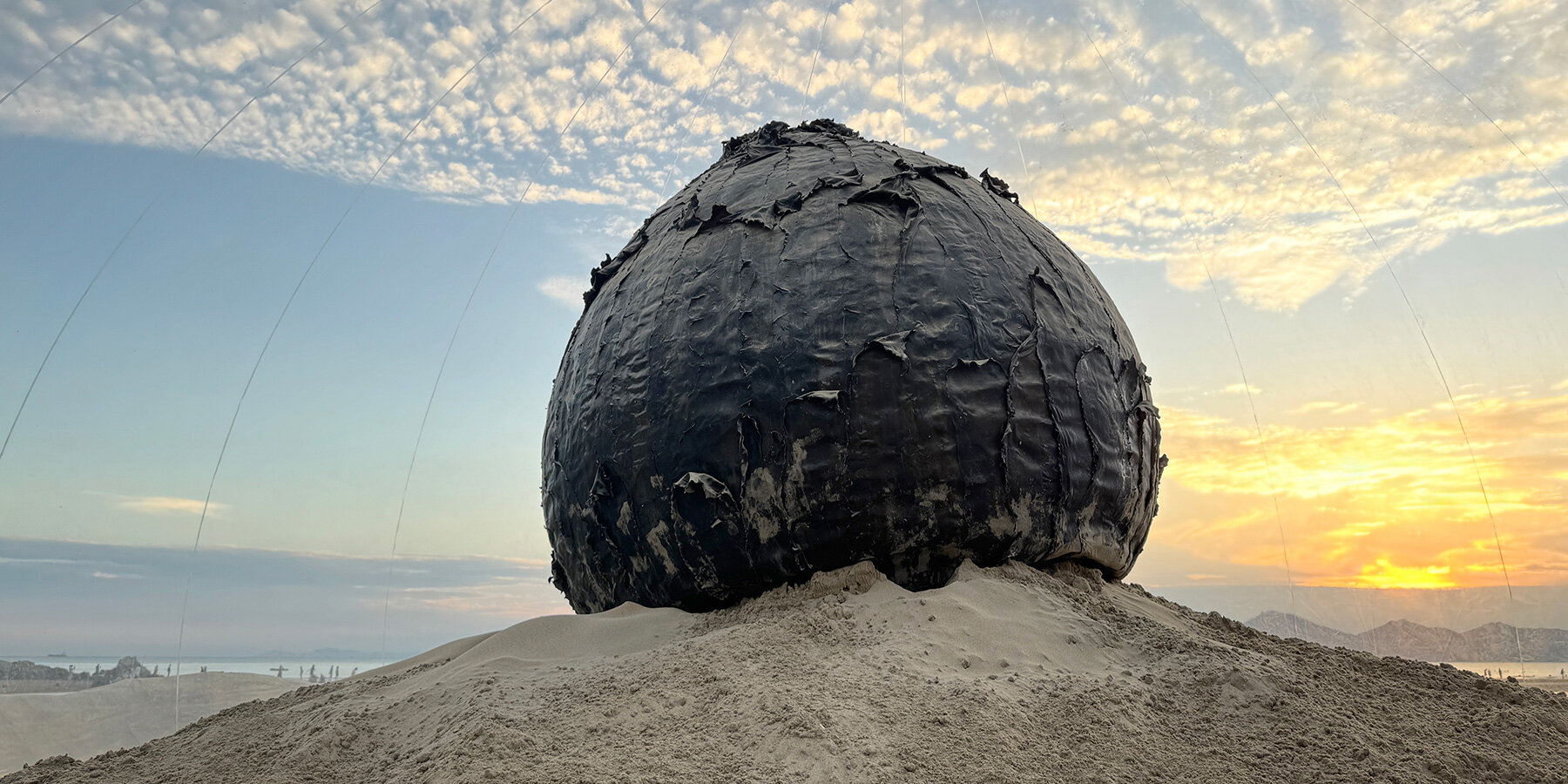 plastique-fantastique-fossil-based-inflatable-installation-busan-korea-designboom-1800-3