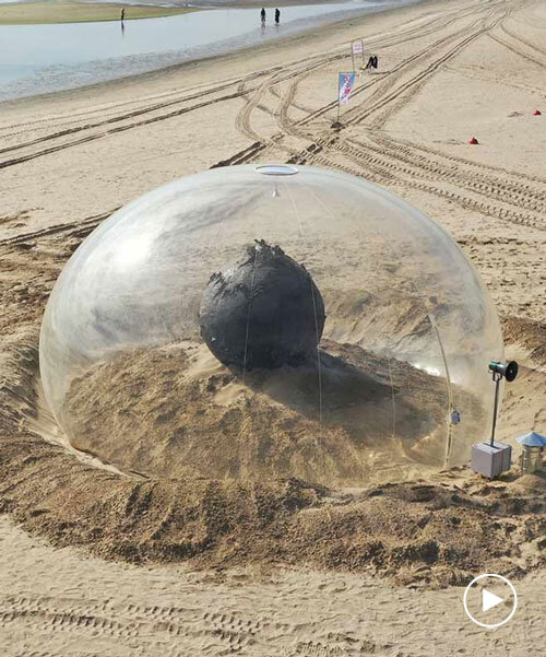 fossil-based balloon wraps kelp core for plastique fantastique's sea sculpture in korea