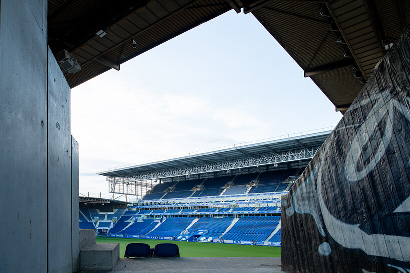 Vea cómo Populous reutilizó los fuselajes de los aviones para crear una fachada protegida del sol para el estadio de Estrasburgo