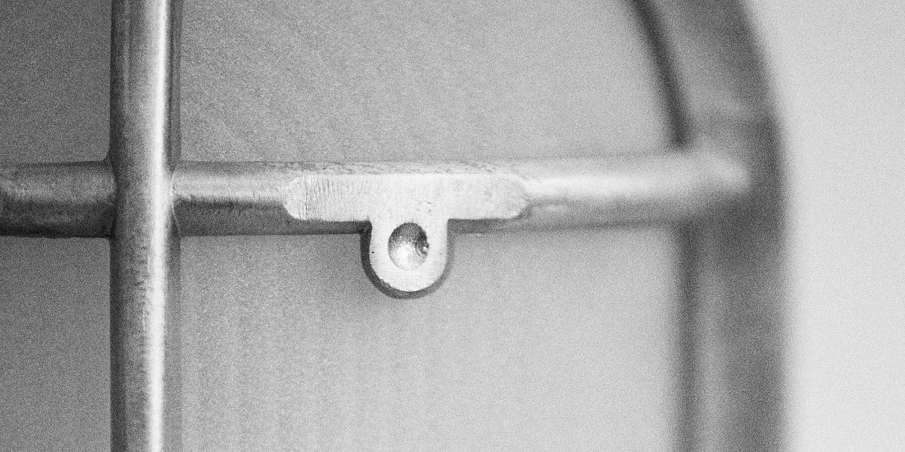 qb1-philippe-tabet-bulkhead-lamp-face-like-lighting-designboom-1800-3