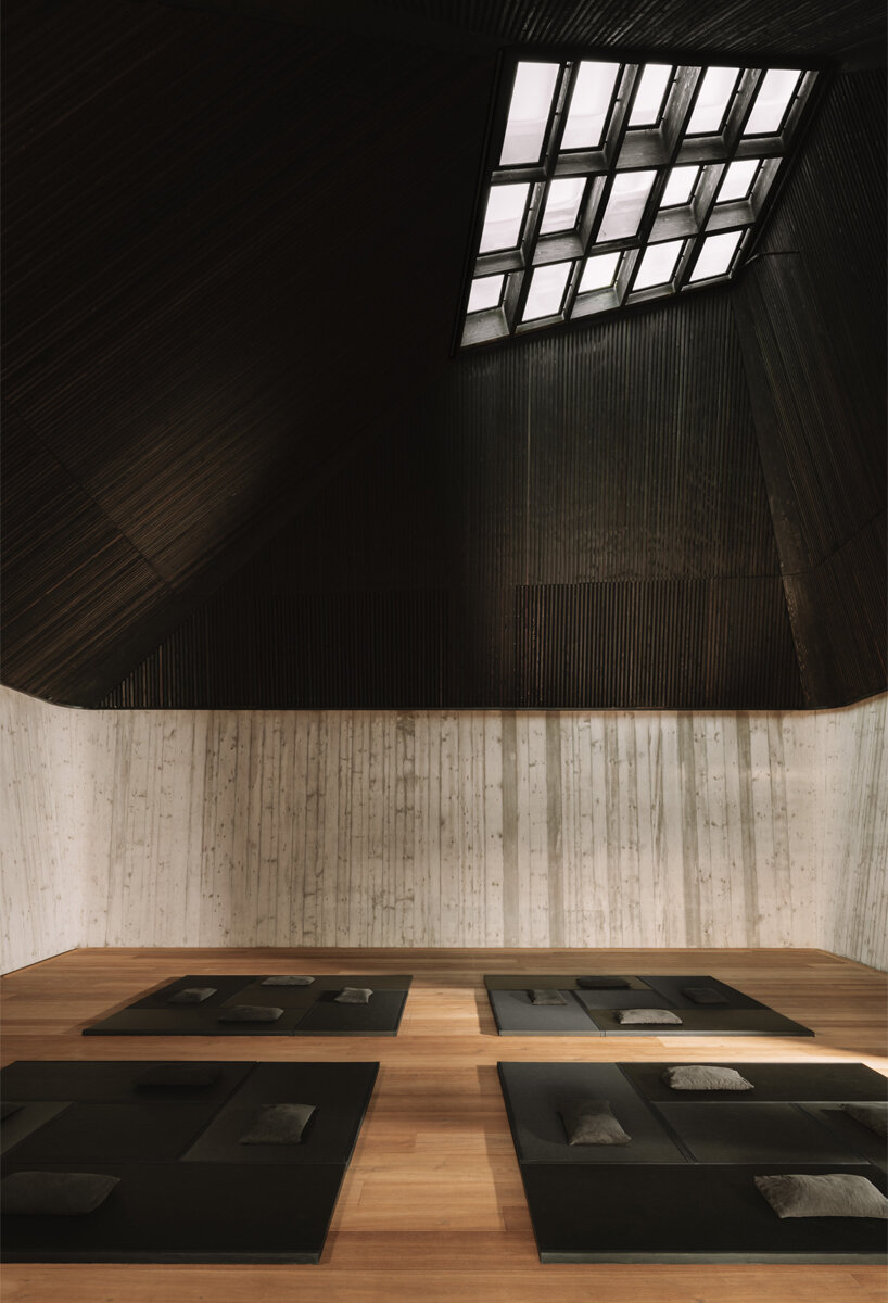 erykah badu performs exclusive sound meditation inside berlin's thatched reethaus temple