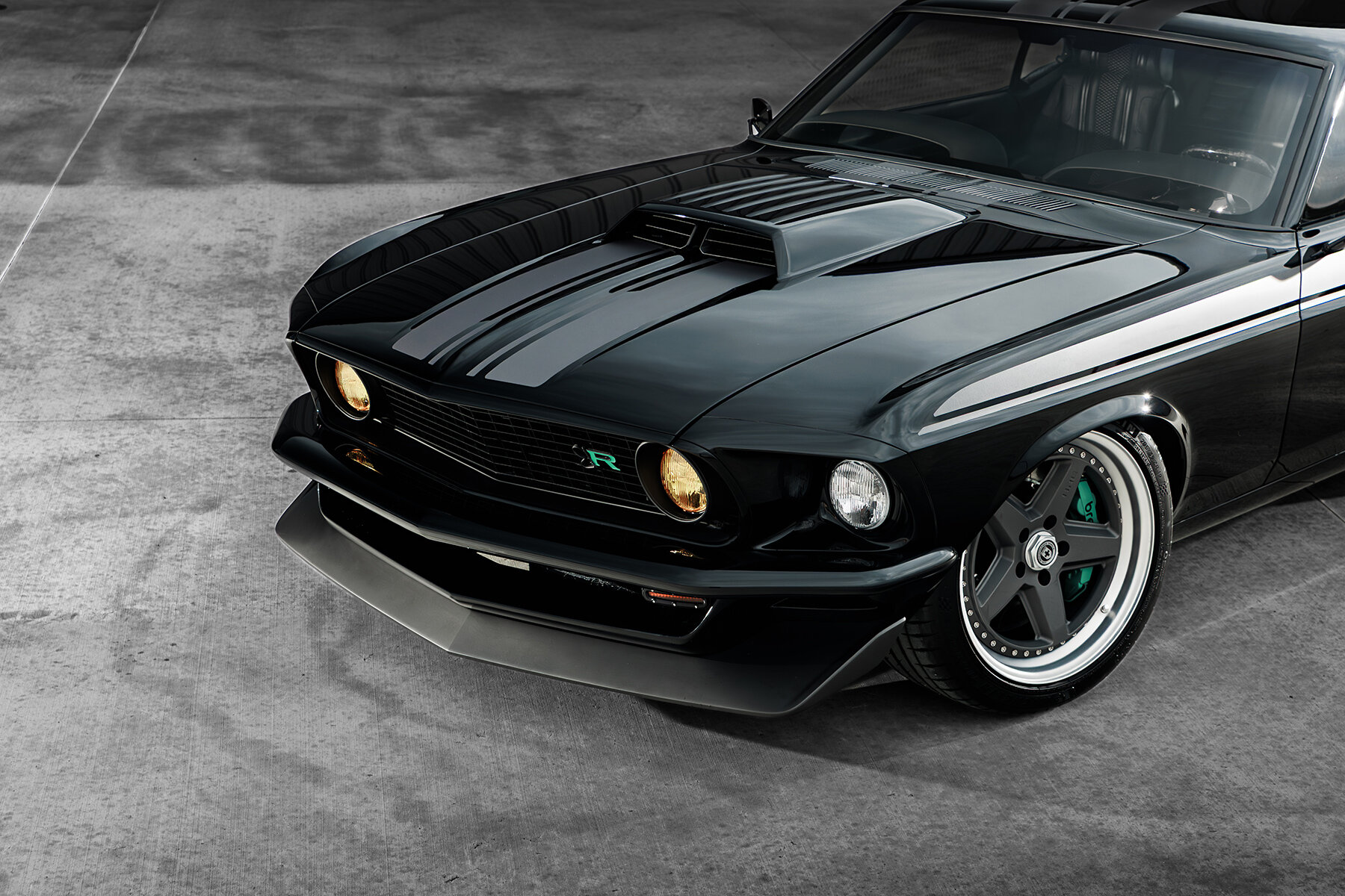 ringbrothers-mustang-kingpin-restomod-designboom-08a