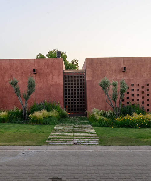 santiago bertotti designs monolithic 'casa BP' to frame elongated views of argentina