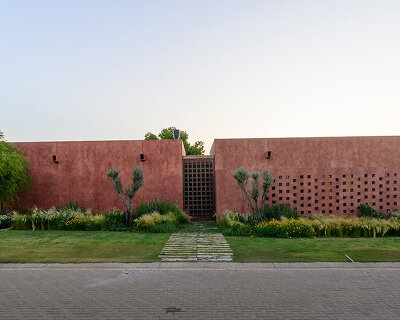 santiago bertotti designs monolithic 'casa BP' to frame elongated views of argentina