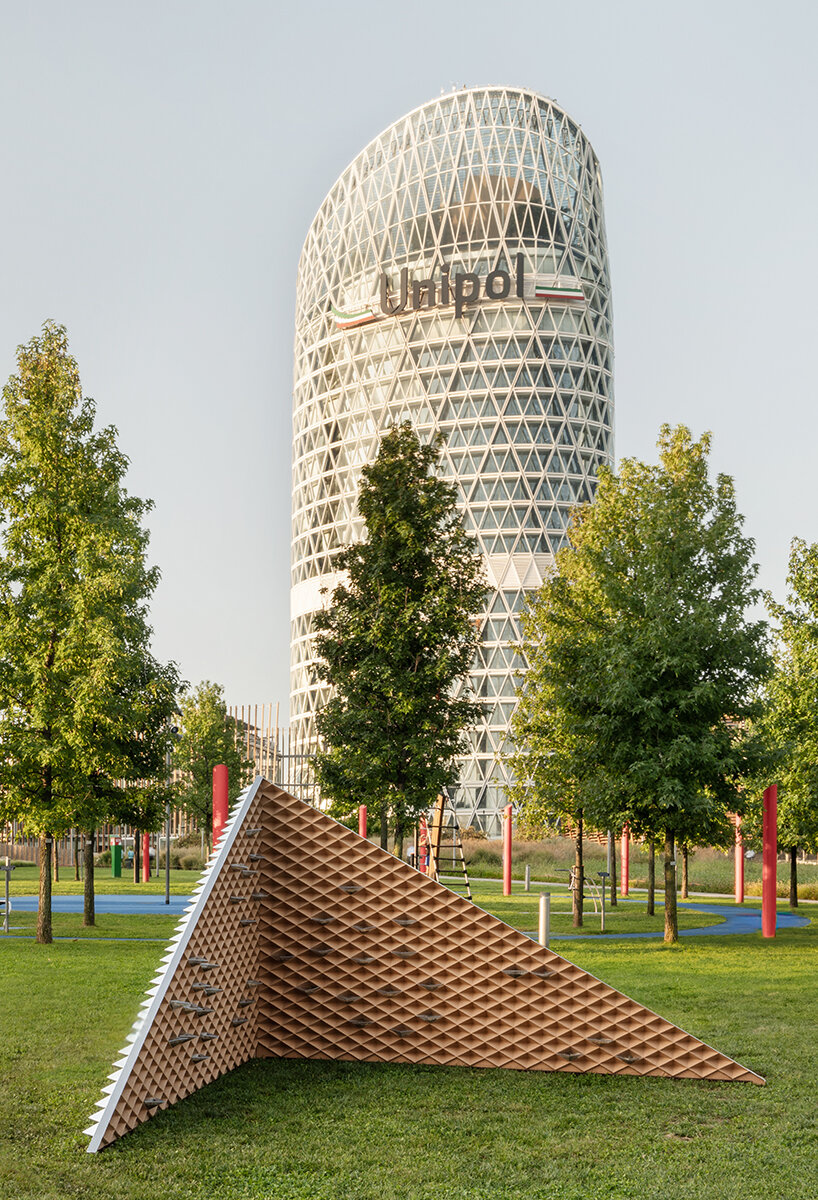 refractive acoustic prism ecotonos by slalom & una/unless debuts in milan with hidden hive