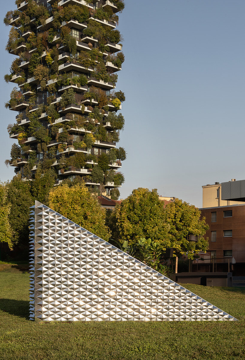 refractive acoustic prism ecotonos by slalom & una/unless debuts in milan with hidden hive