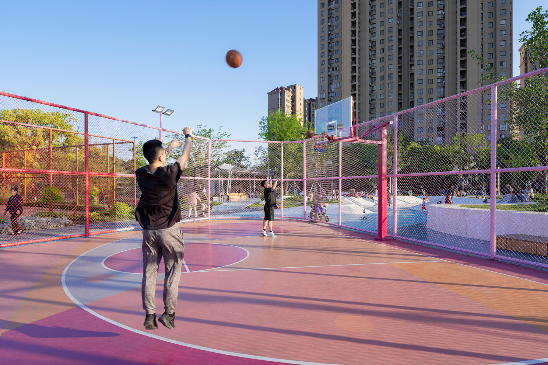 soba-huachiao-vibrant-sports-park-arch-exist-china-designboom-08a