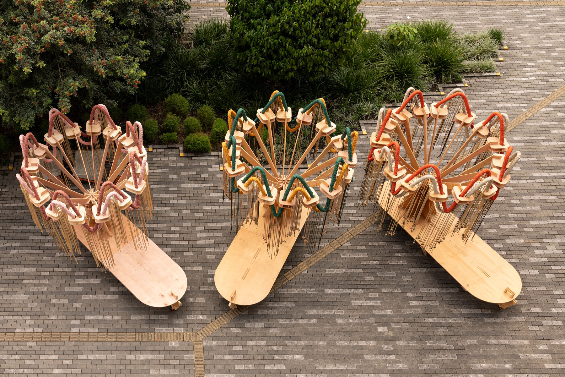 solar-trees-izaskun-chinchilla-architects-mobile-installations-public-squares-shade-designboom-1800-1
