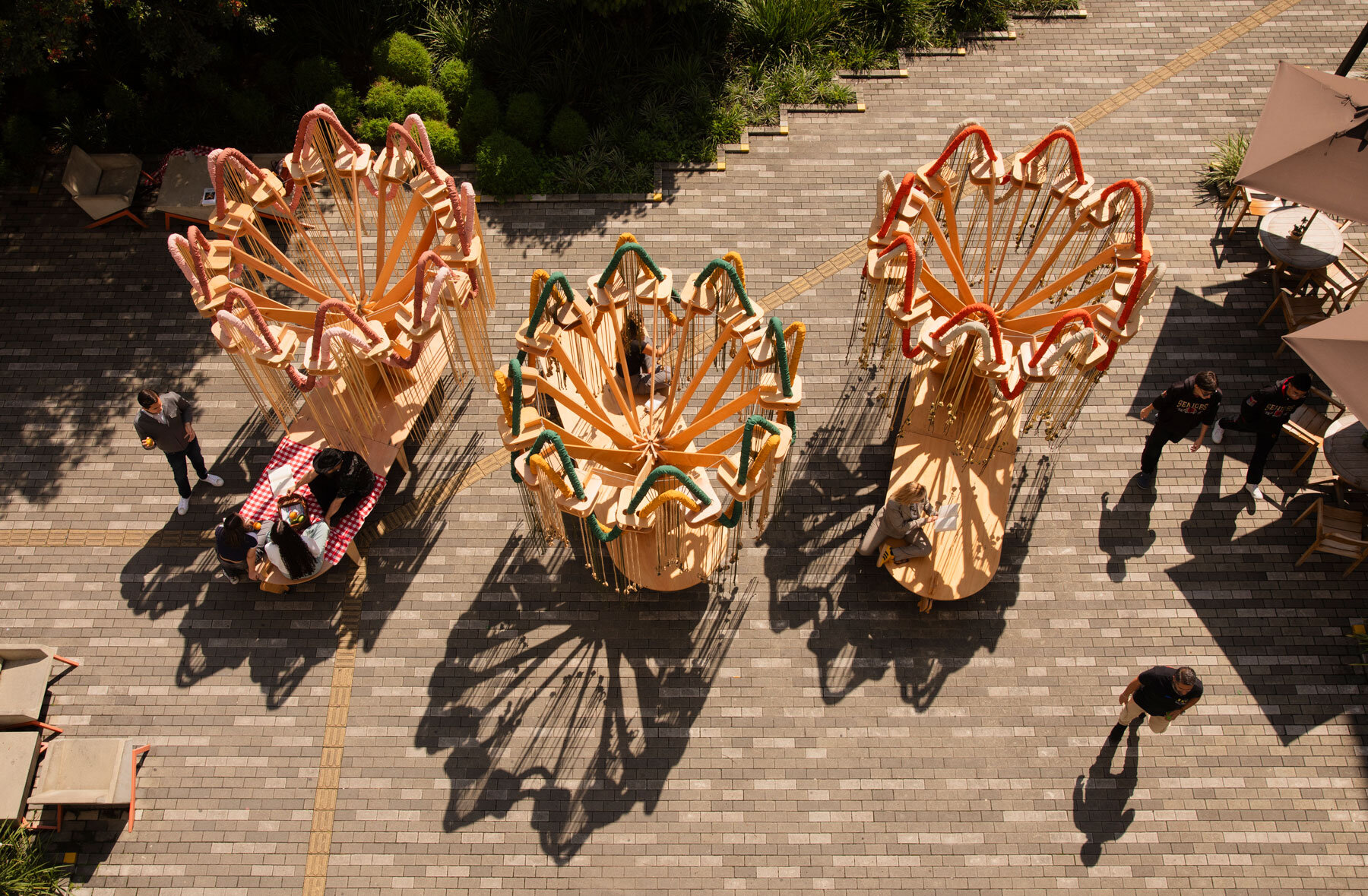 solar-trees-izaskun-chinchilla-architects-mobile-installations-public-squares-shade-designboom-1800-2