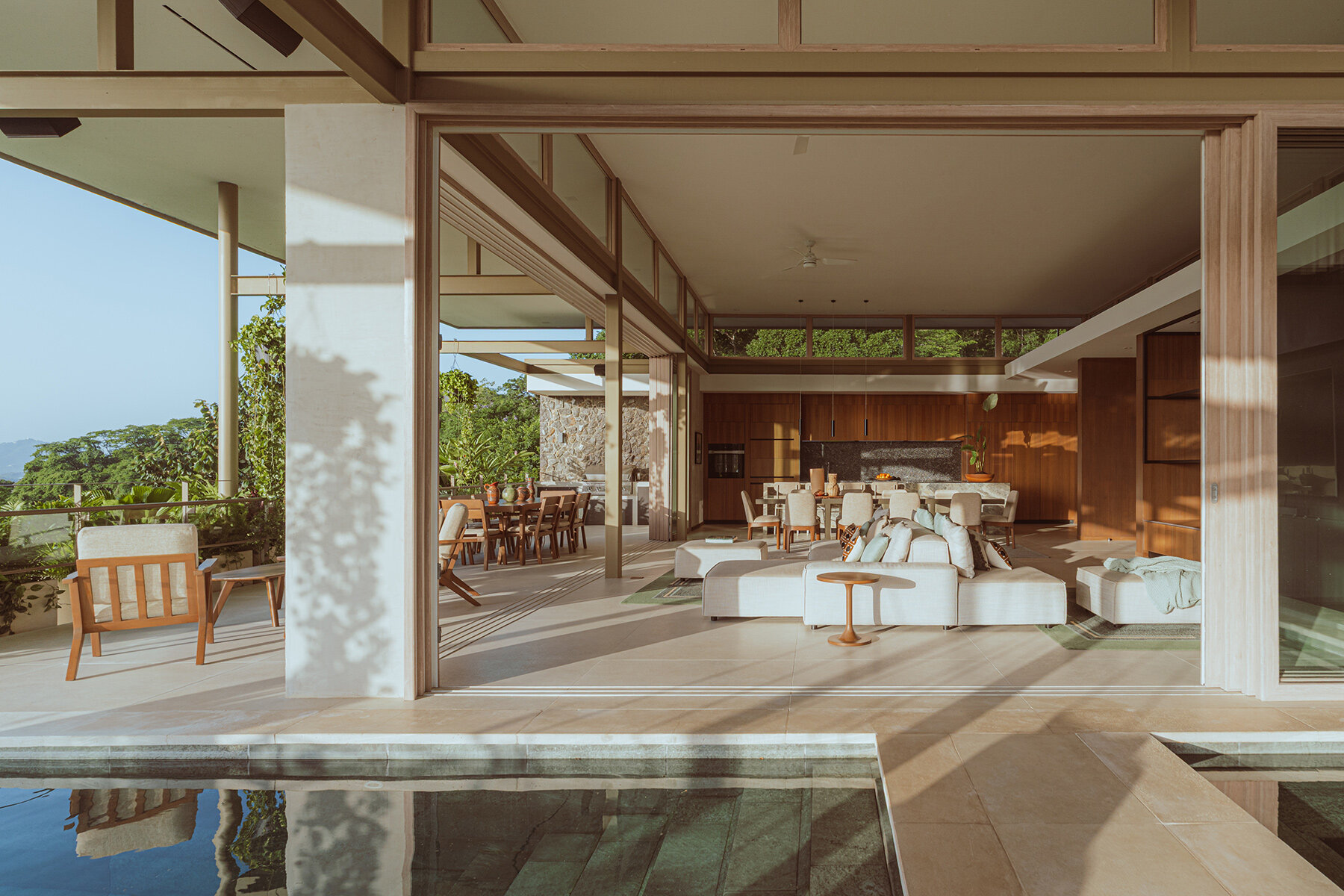 studio-saxe-villa-nuri-reserva-conchal-costa-rica-designboom-06a