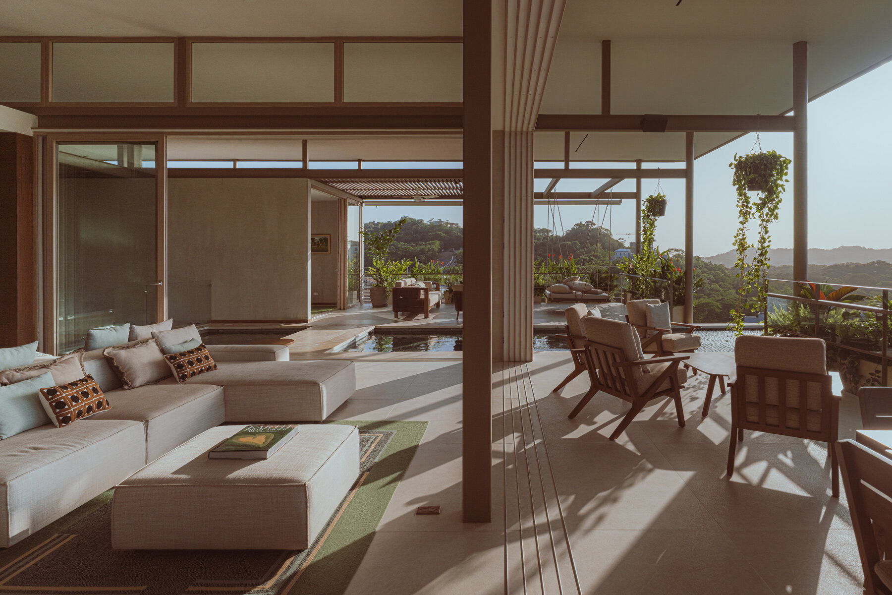 studio-saxe-villa-nuri-reserva-conchal-costa-rica-designboom-08a