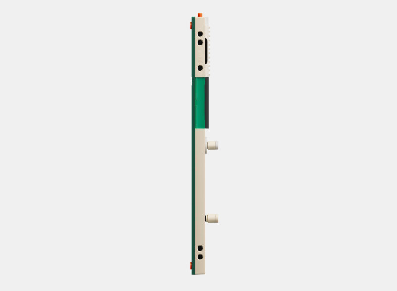 Proyecto para adolescentes con micrófono de mano