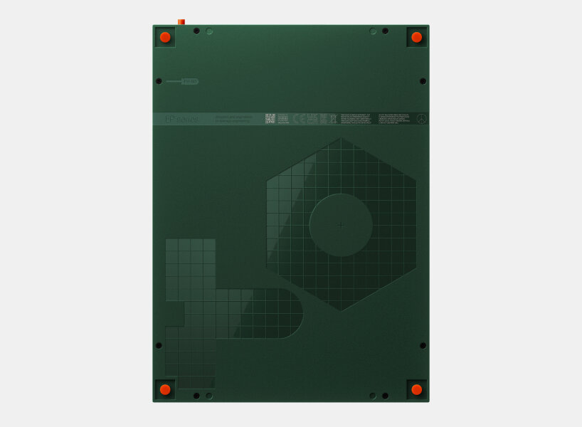 Proyecto para adolescentes con micrófono de mano