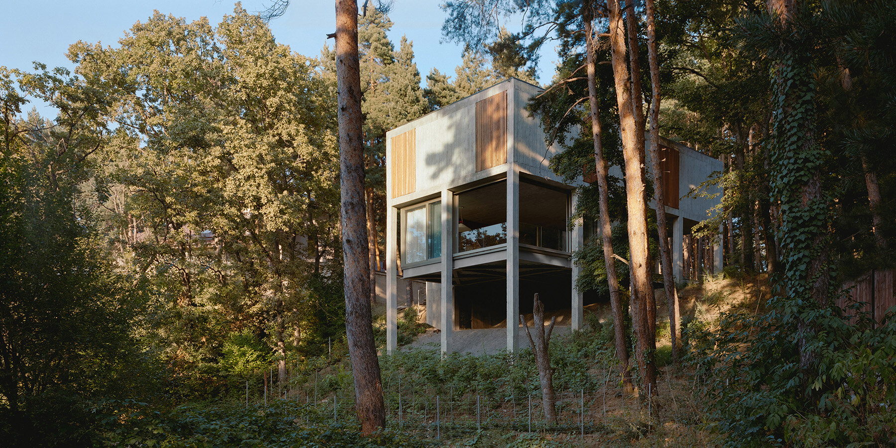 tskneti-georgia-detached-house-wunderwerk-designboom-1800-2