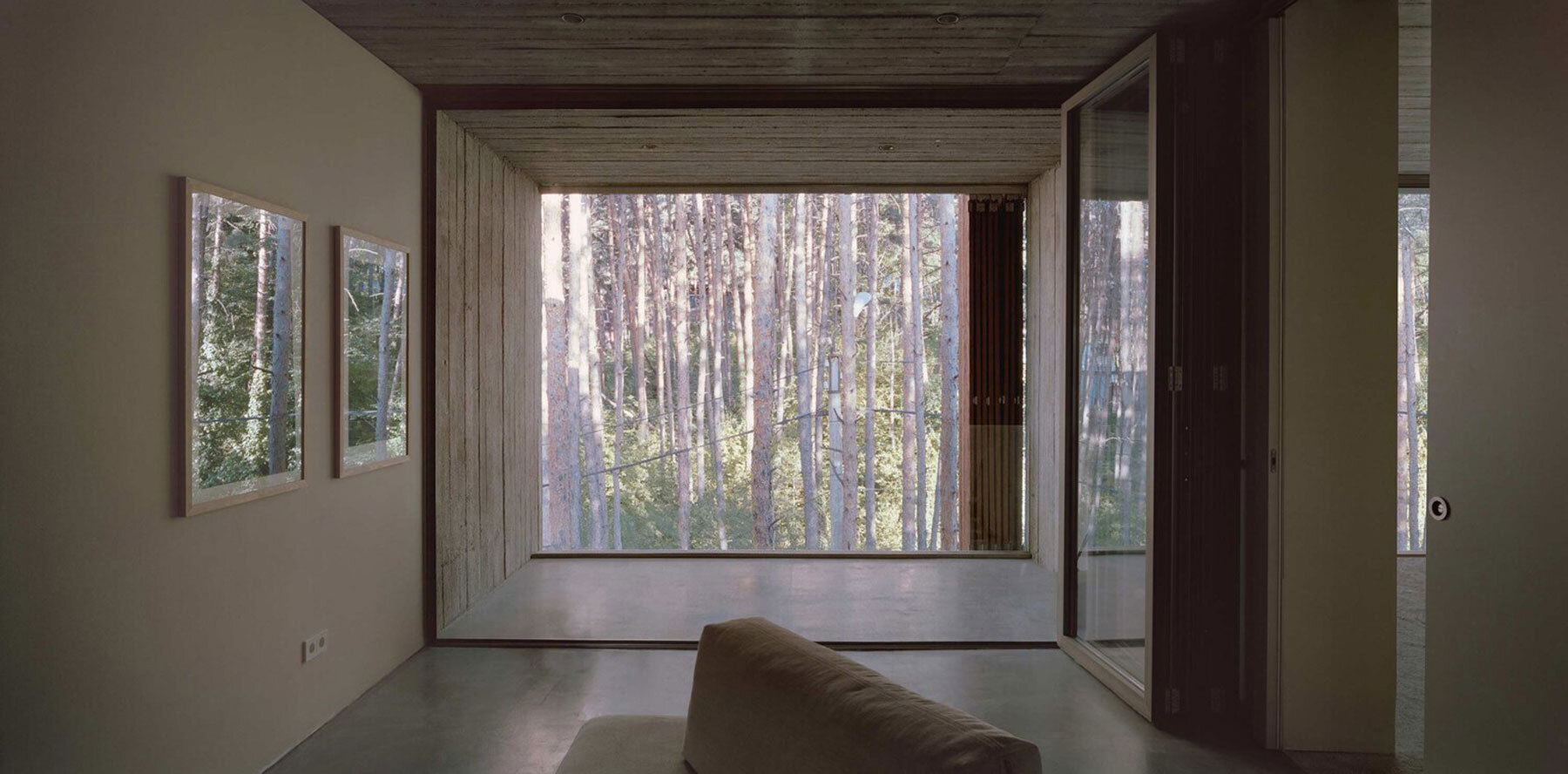 tskneti-georgia-detached-house-wunderwerk-designboom-1800-4