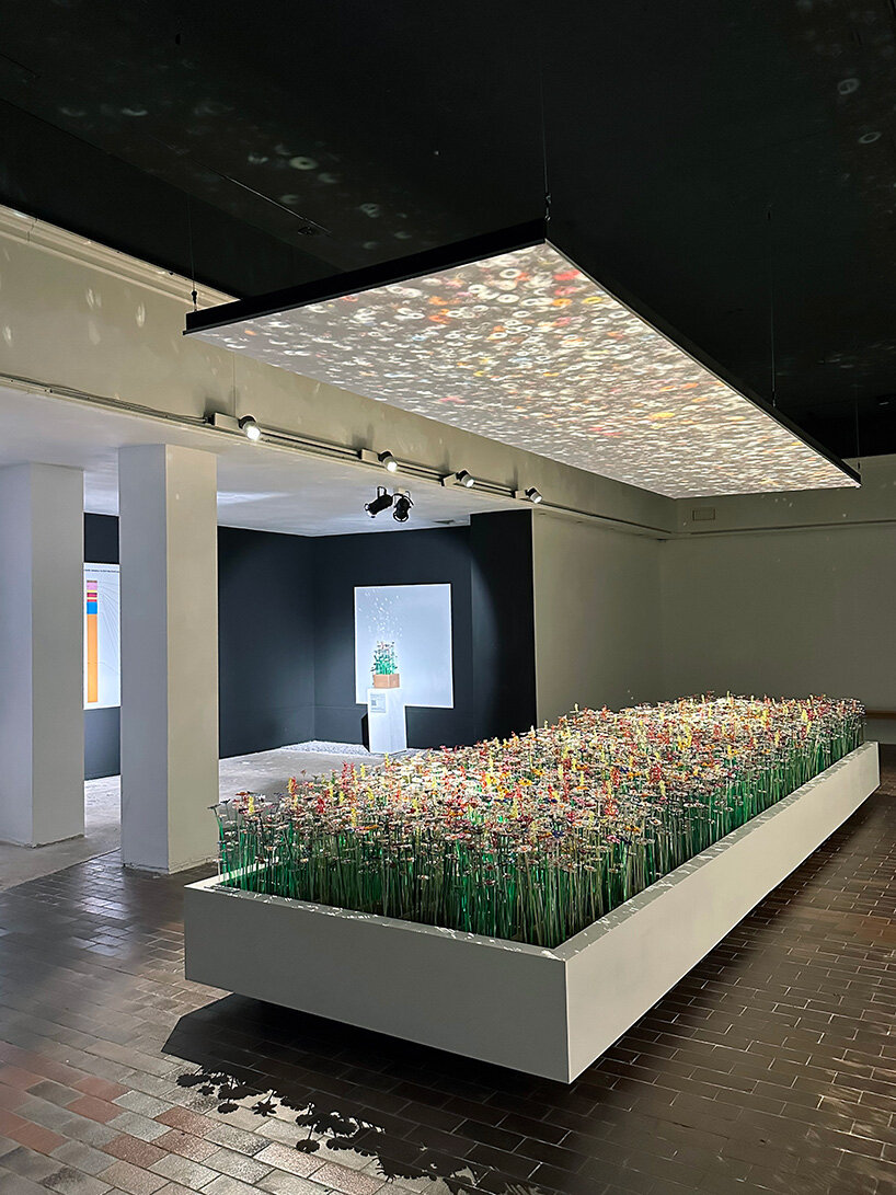 8,800 mirrored flowers from discarded acrylic reveal a data-driven portrait of the netherlands