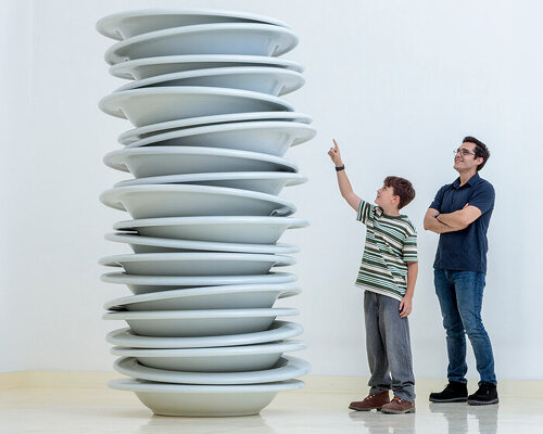 Robert Therrien: This is a Story