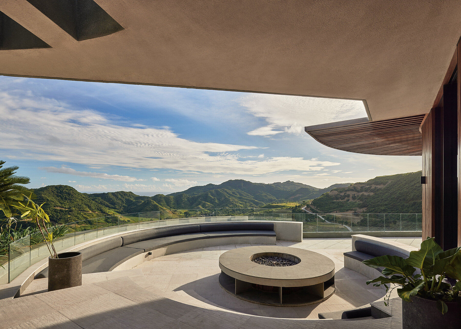 alexis-dornier-circles-tangents-steep-hillside-house-indonesia-designboom-large01