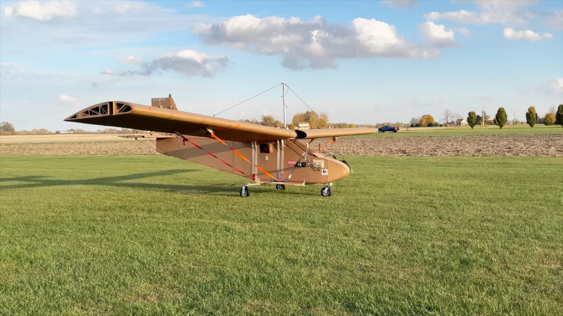 avion de carton alas de madera