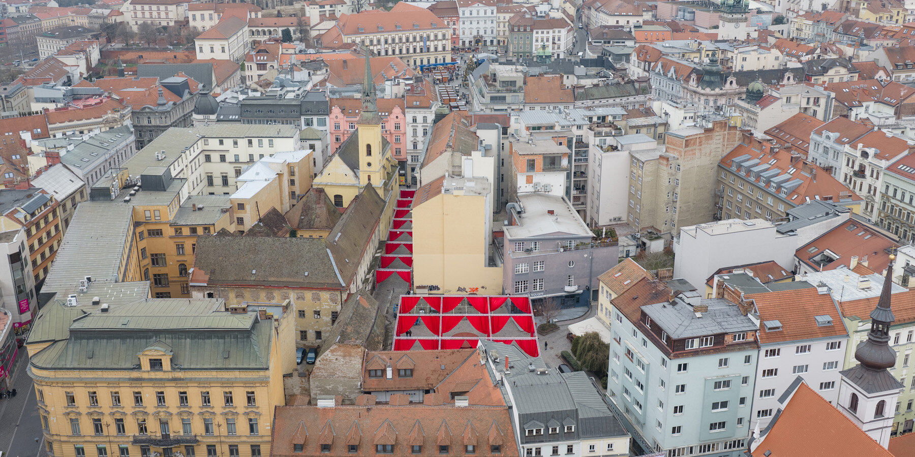christmas-festival-bad-habit-installation-brno-czech-republic-peer-collective-katerina-seda-designboom-1800-2