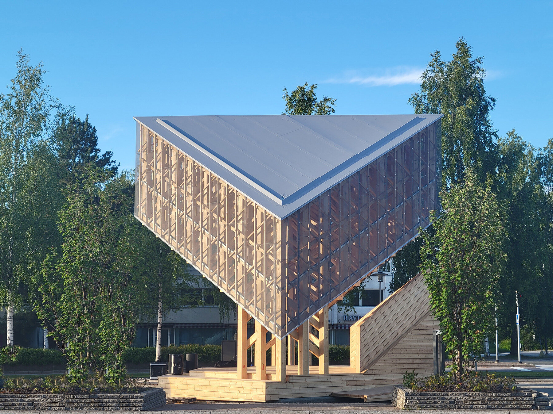 crystalline-timber-canopy-snow-fractals-shared-space-finland-aalto-university-wood-program-designboom-large02